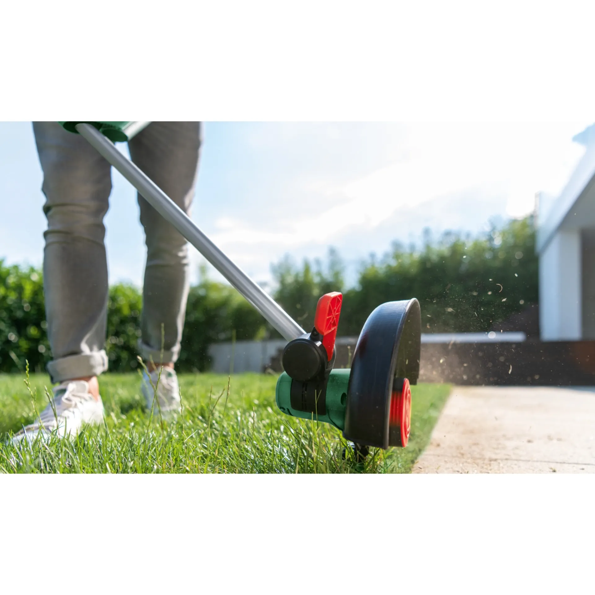 Bosch Græstrimmere > UNIVERSALGRASSCUT 18V-26 GRÆSTRIMMER 26 CM 18,0 V UDEN BATTERI OG LADER