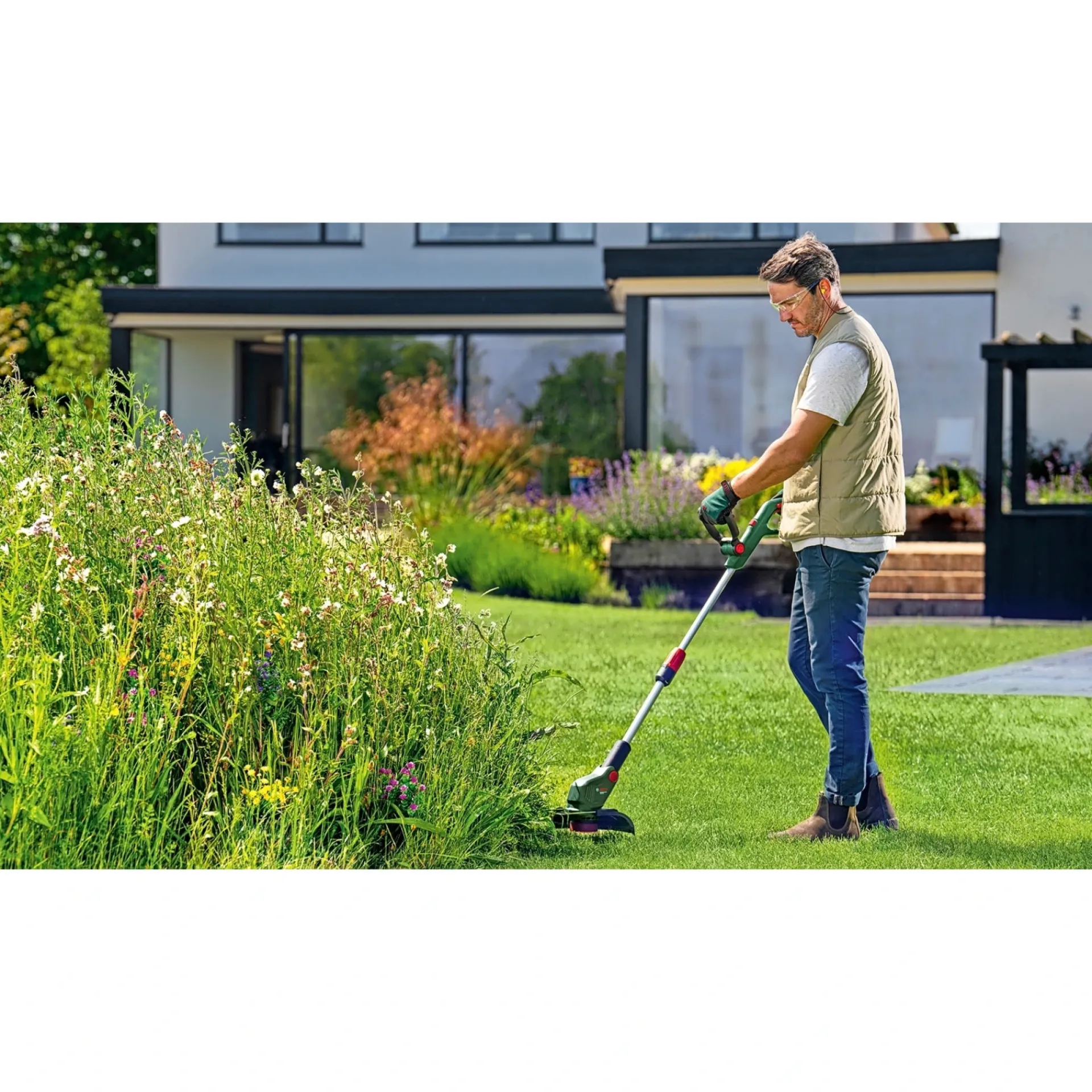 Bosch Græstrimmere > UNIVERSAL 18V-26-500 GRÆSTRIMMER 26 CM 18,0 V UDEN BATTERI OG LADER
