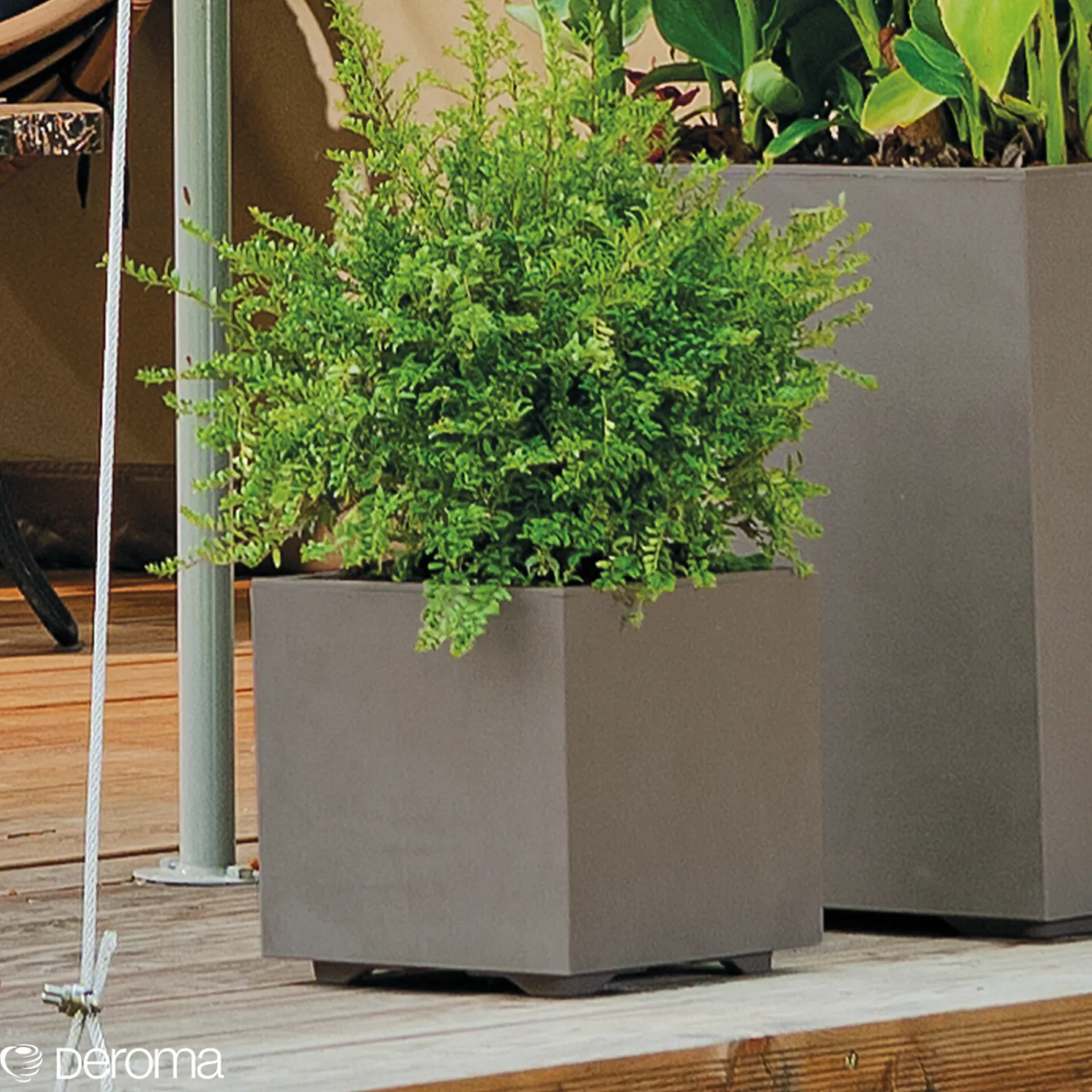 Deroma Havekrukker > MILLENIUM 208-623 PLANTEKASSE PLASTIK SANDSTEN 49X49X49 CM
