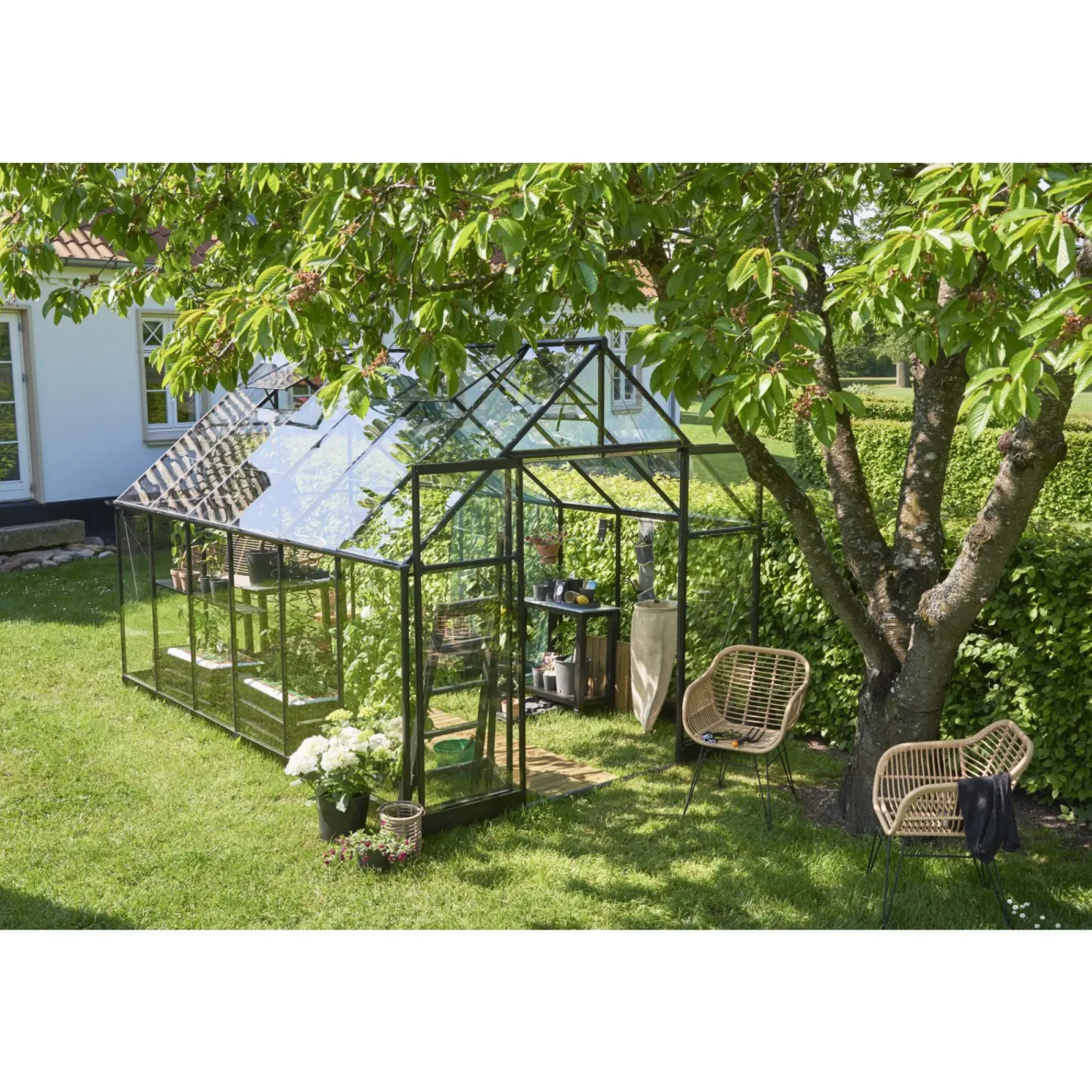 Halls Drivhuse > QUBE+ 812 DRIVHUS EKSKL. SOKKEL 3 MM HÆRDET GLAS SORT 9,9 M2