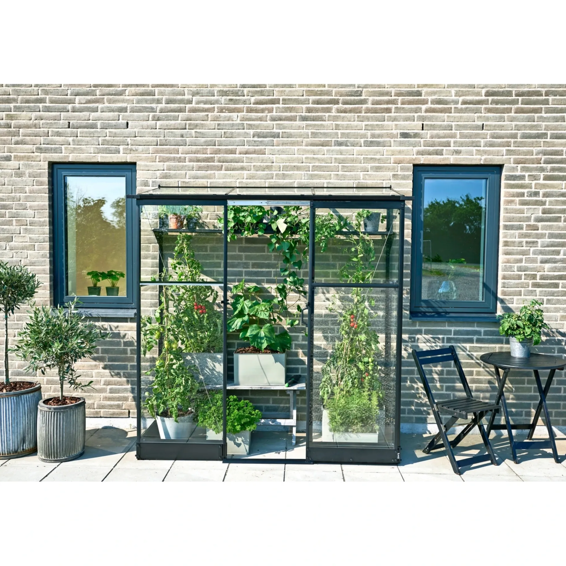 Halls Vægdrivhuse > QUBE LEAN-TO 26 VÆGDRIVHUS 3 MM HÆRDET GLAS SORT 1,2 M²