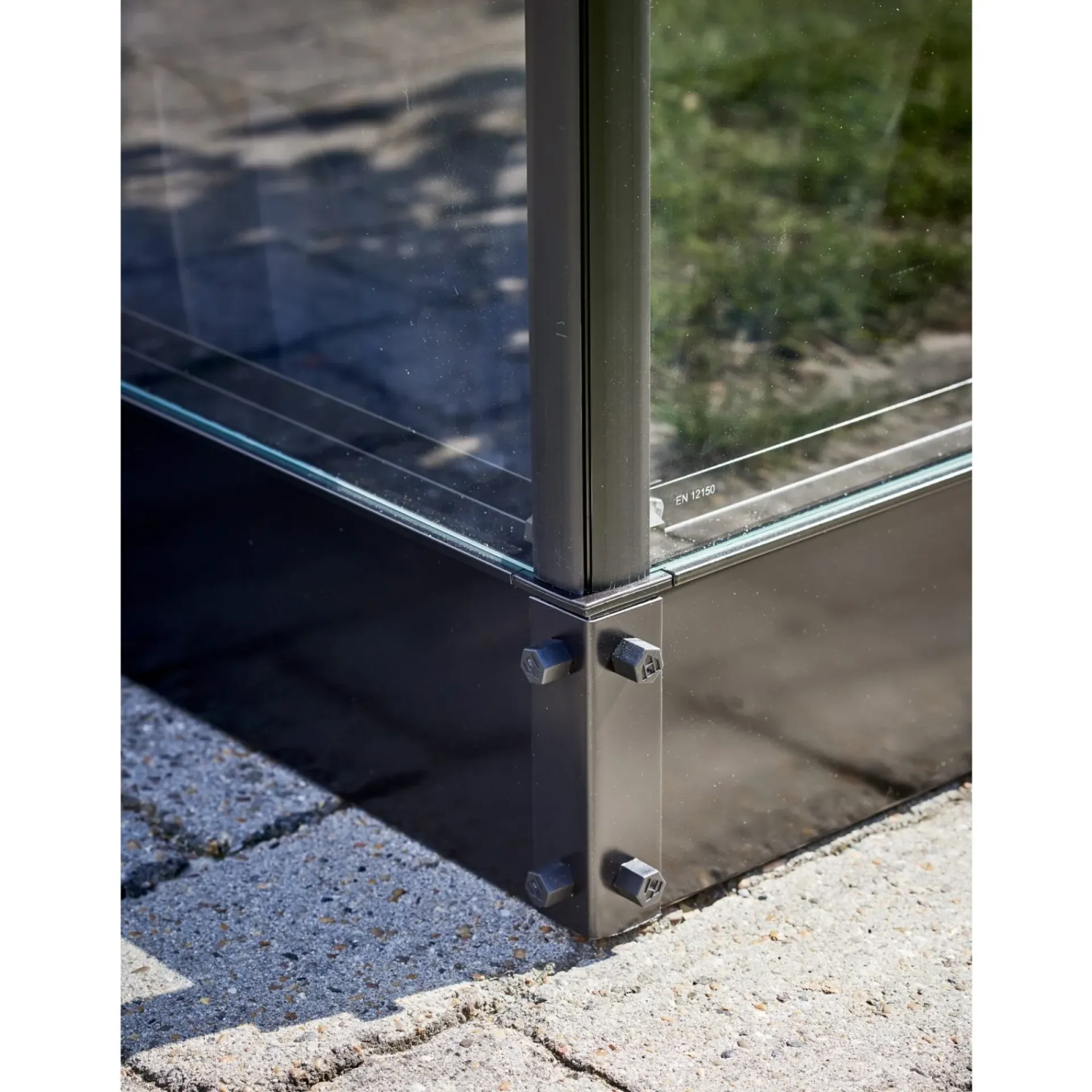 Dame Halls Drivhusfundamenter > QUBE 88 SOKKEL SORT 6,6 M2
