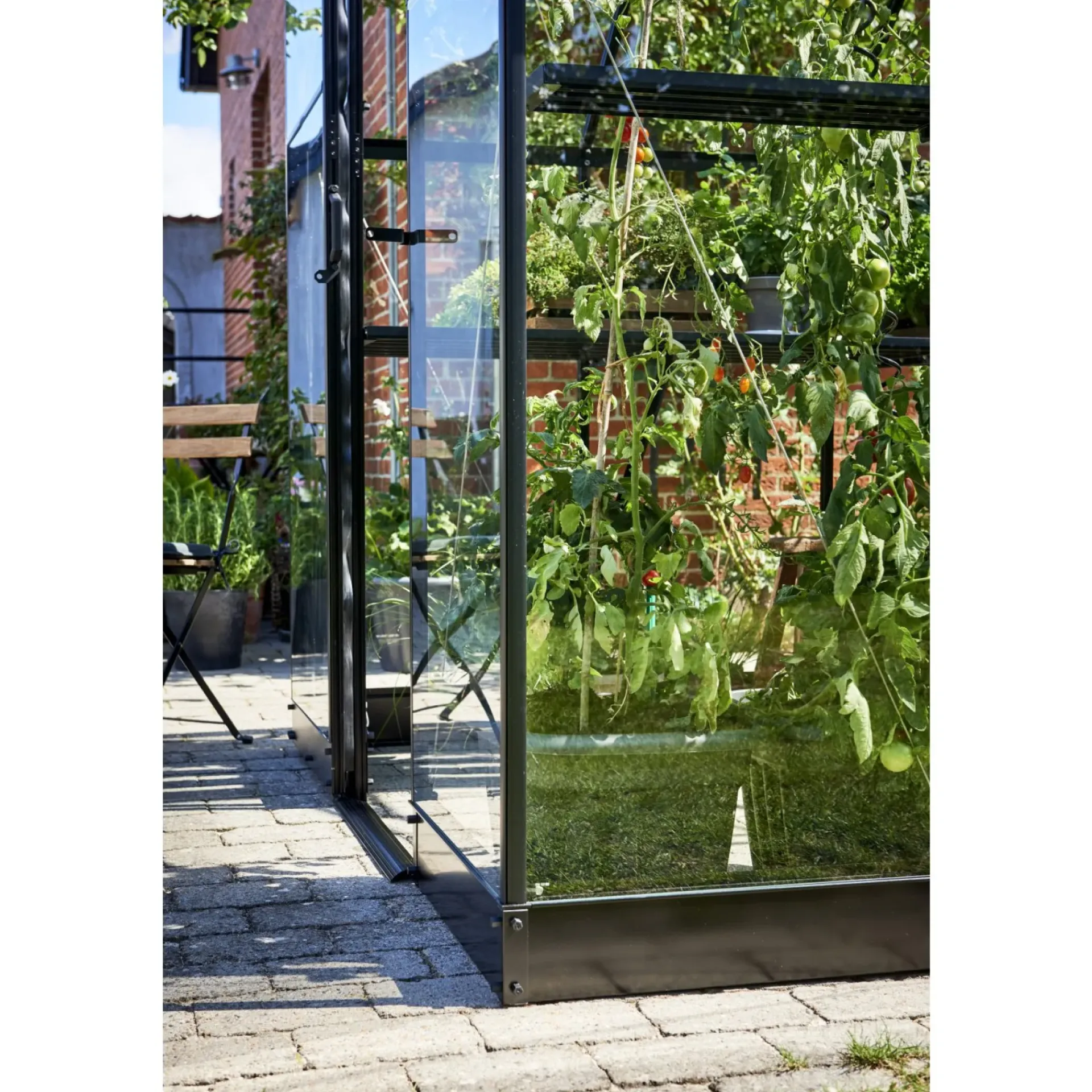 Dame Halls Drivhusfundamenter > QUBE 812 SOKKEL SORT 9,9 M2