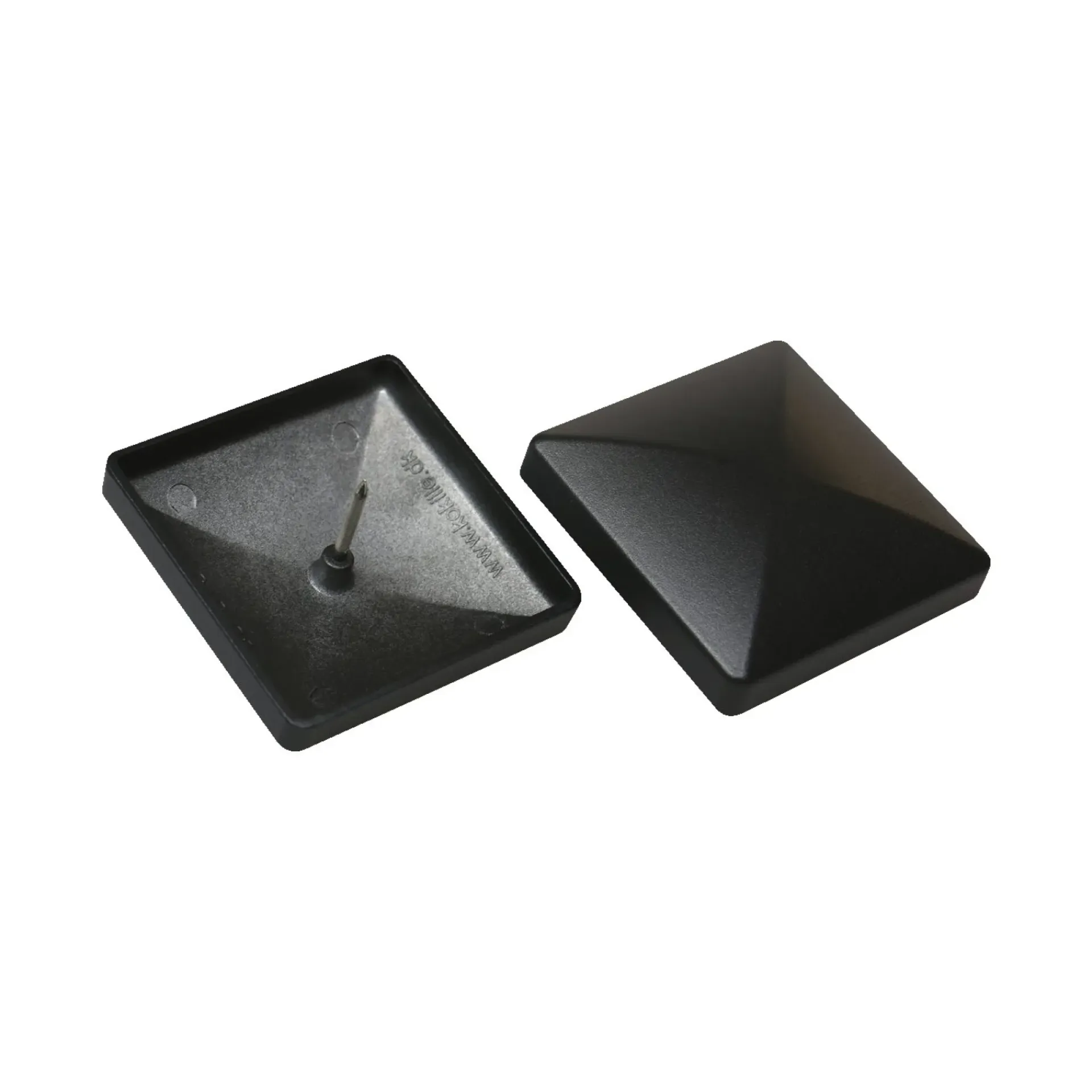 Kokille Stolper & Pæle > CAP 102 STOLPEHAT ALUMINIUM SORT 102 X 102 MM