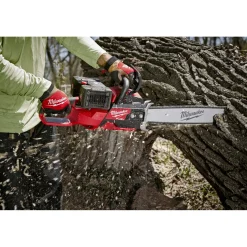 MILWAUKEE Motorsave > M18 F2CHS50-802 KÆDESAV AKKU 50 MED BATTERI OG LADER