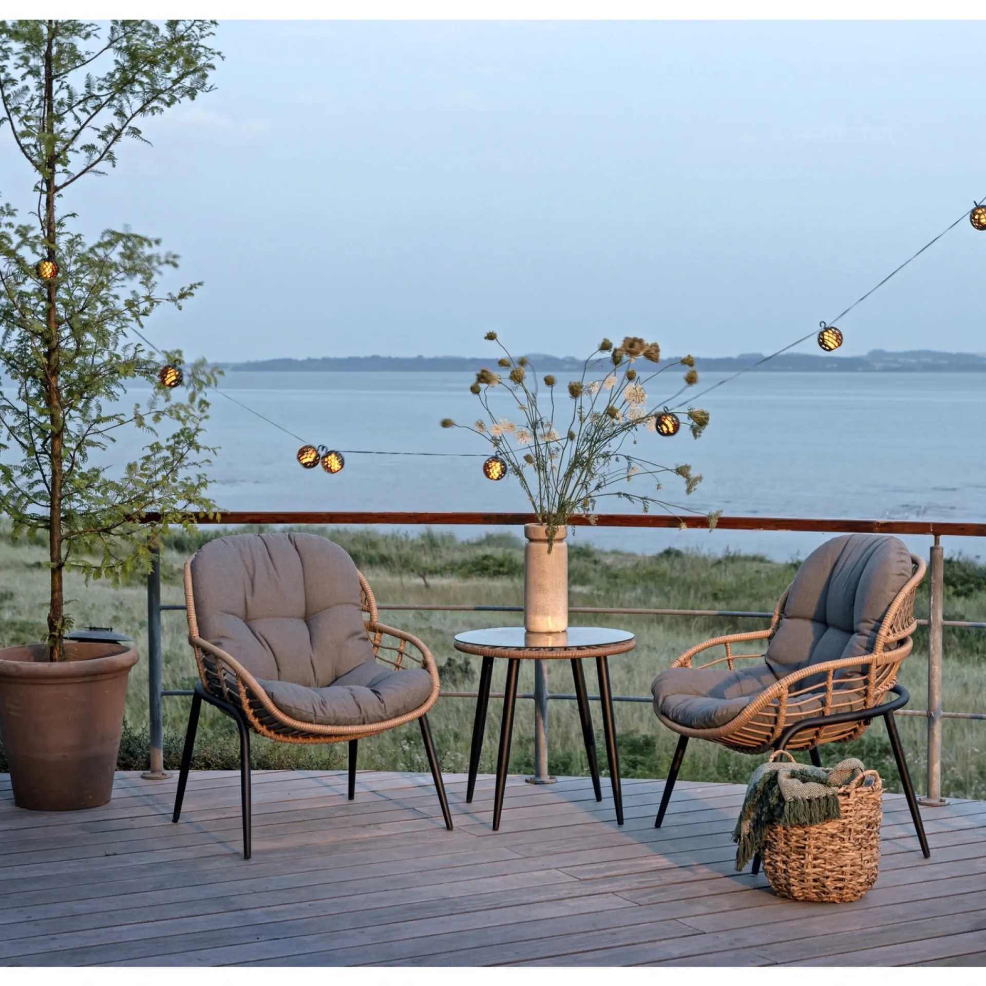 Outrium Lounge Havemøbler > CAPRI LOUNGESTOL NATUR