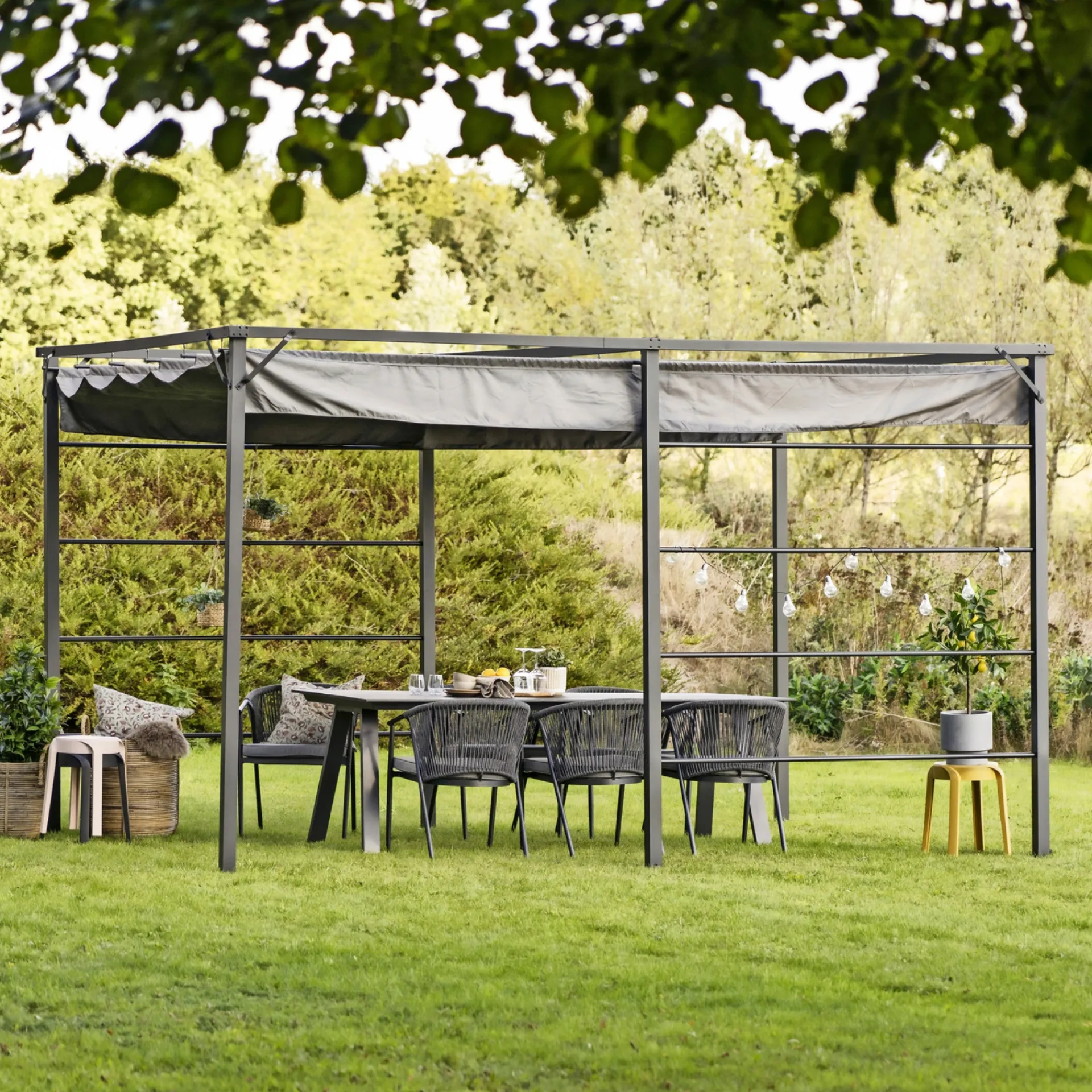 Outrium Pavilloner > CHANIA MED RULLETAG PERGOLA 2.98 X 3.98 M