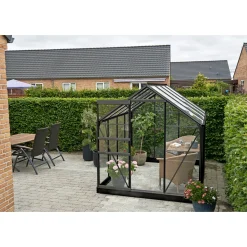 Outrium Drivhuse > HALLS DRIVHUS INKL. SOKKEL 3 MM DELT GLAS SORT 5 M²
