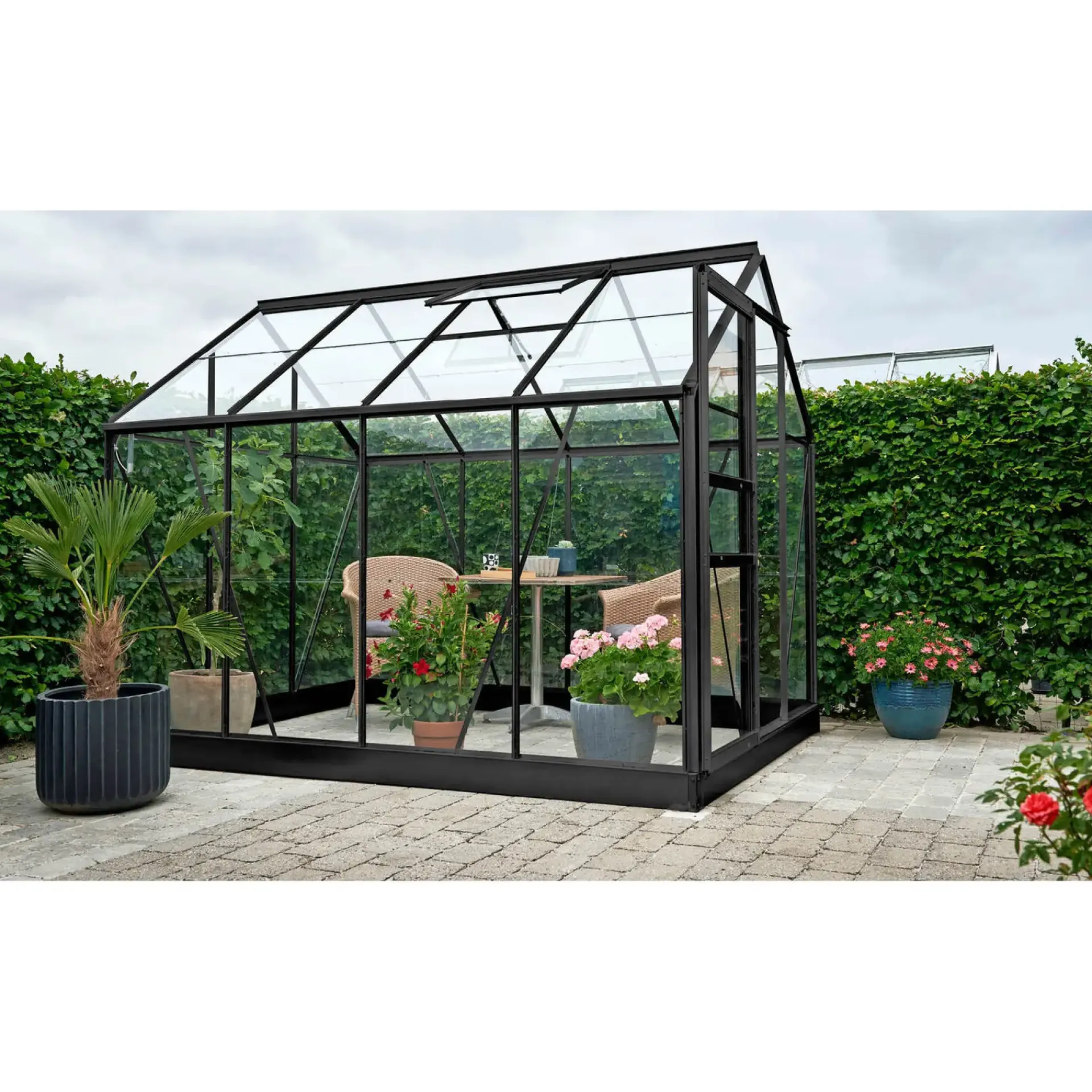 Outrium Drivhuse > HALLS DRIVHUS INKL. SOKKEL 3 MM DELT GLAS SORT 5 M²