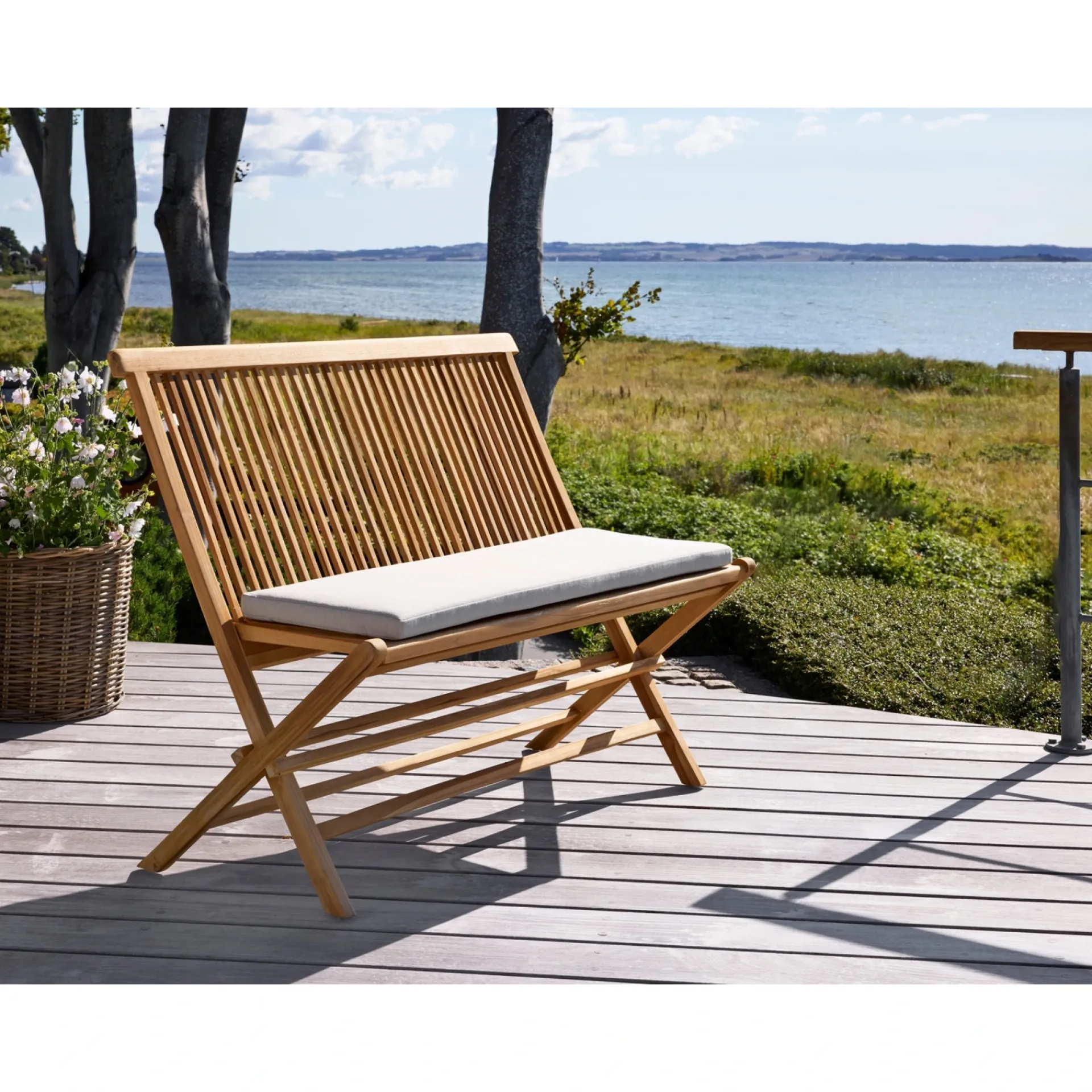 Outrium Havebænke > SYROS MED RYGLÆN HAVEBÆNK TEAK 110 CM