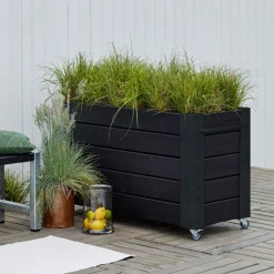 Plus Højbede & Plantekasser > BLOMSTERKASSE SORT 70 X 50 X 120 CM