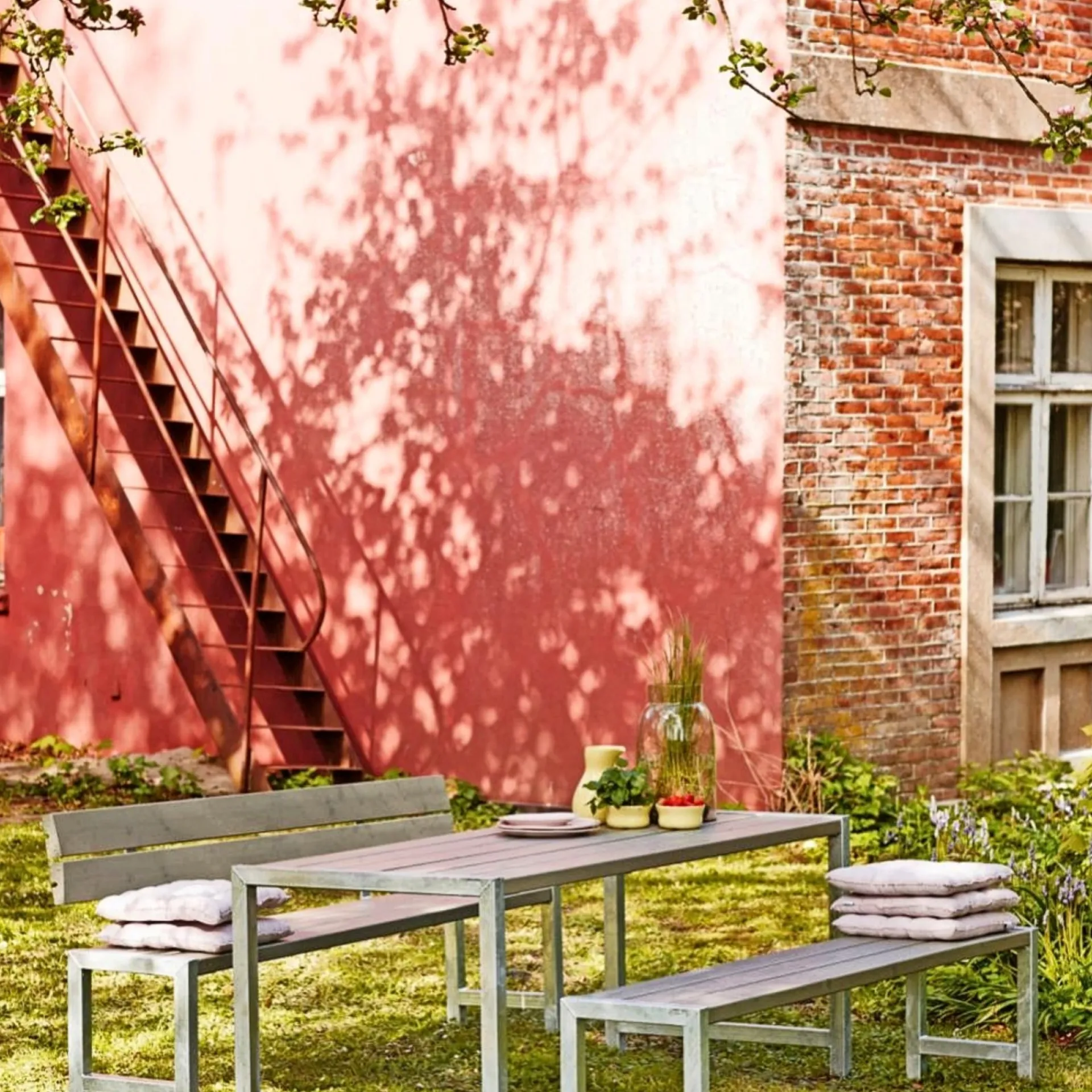 Plus Bord- & Bænkesæt > PLANKEBORD NATUR
