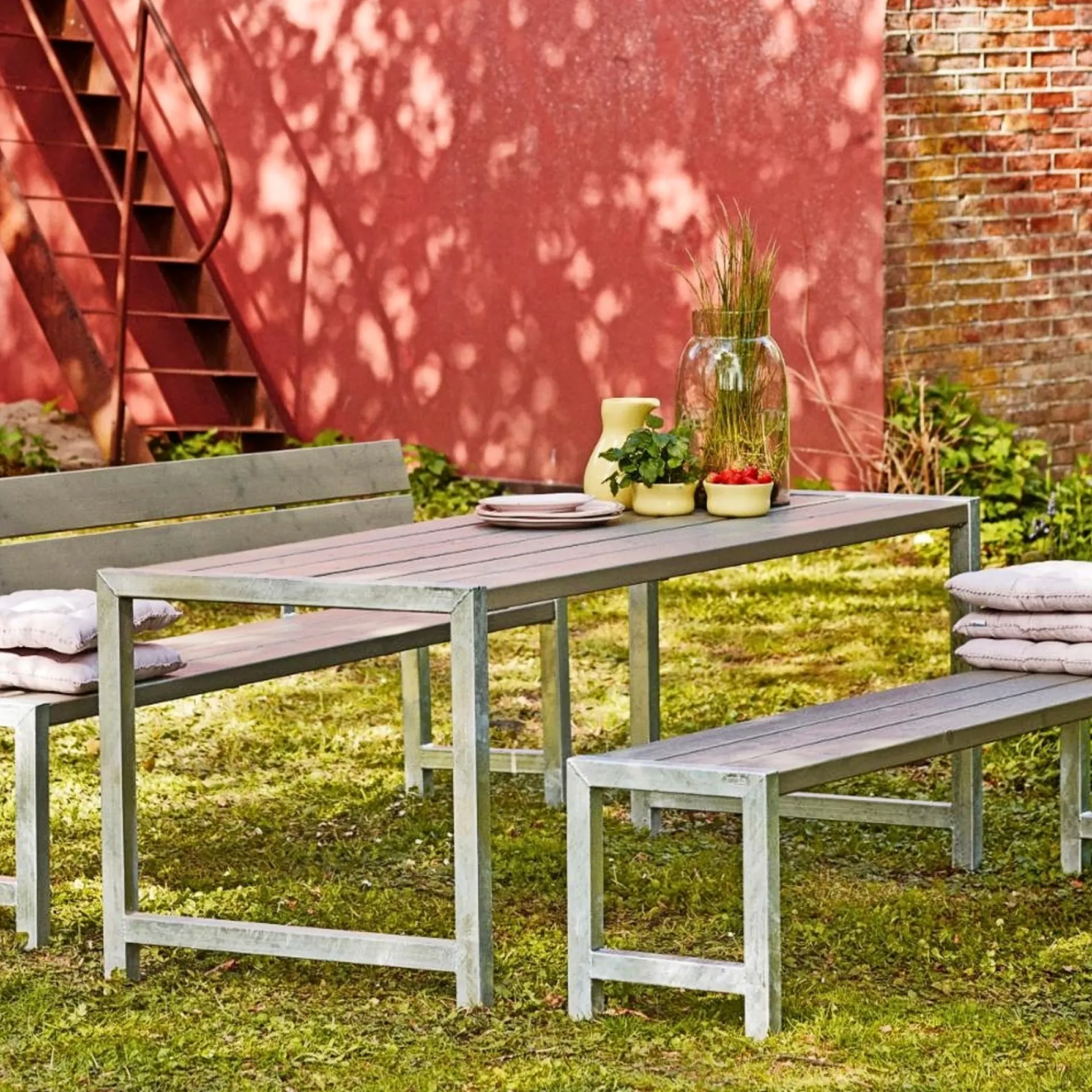 Plus Bord- & Bænkesæt > PLANKEBORD NATUR