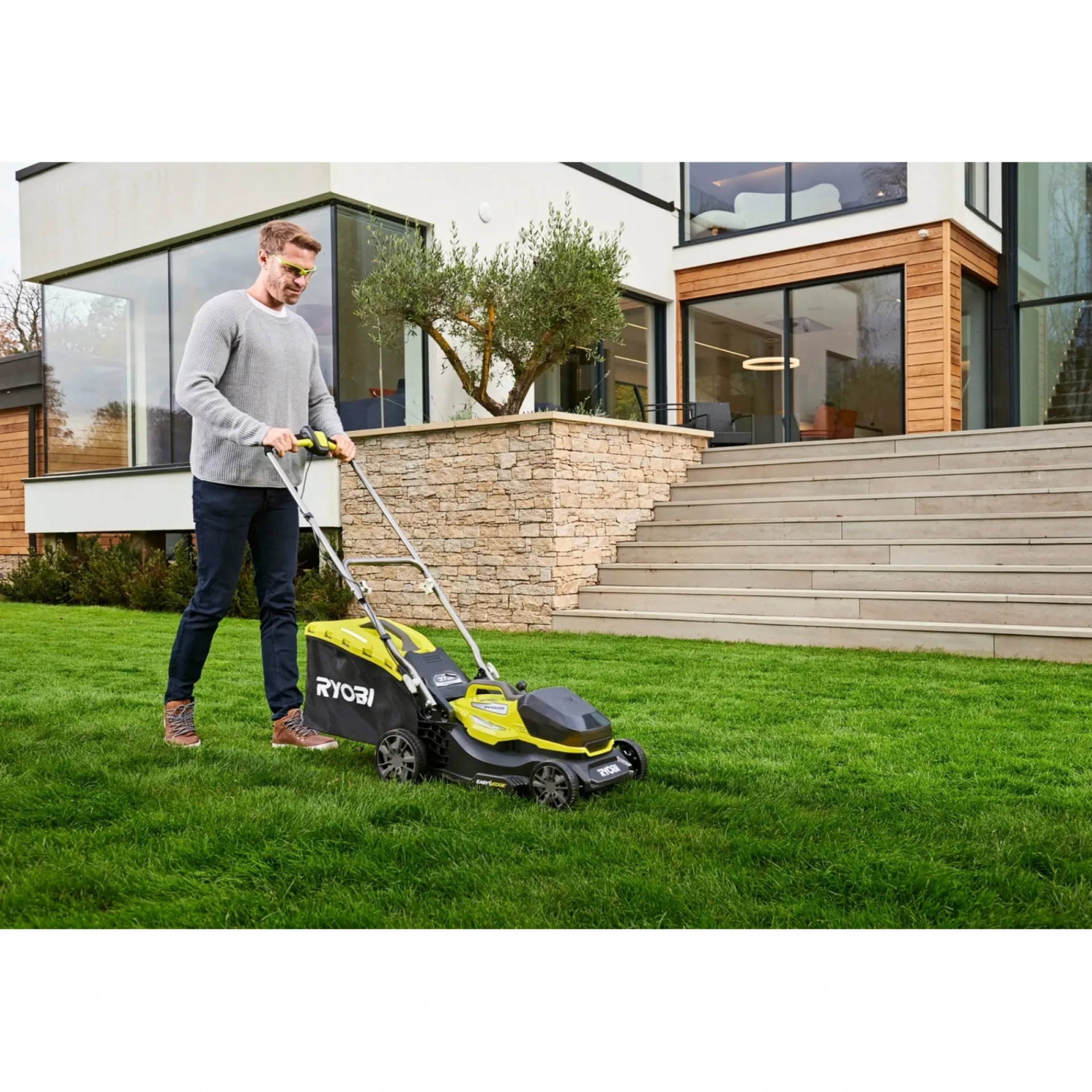 Ryobi Plæneklippere > PLÆNEKLIPPER AKKU 18V MED BATTERI OG LADER