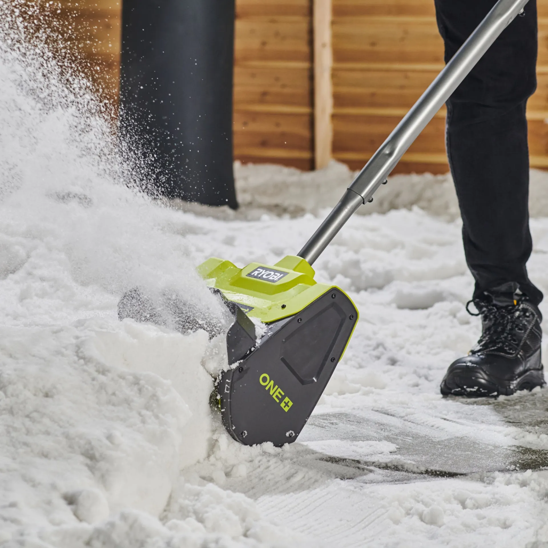 Ryobi Fejemaskiner & Sneslynger > SNESLYNGE AKKU 25 CM MED BATTERI OG LADER