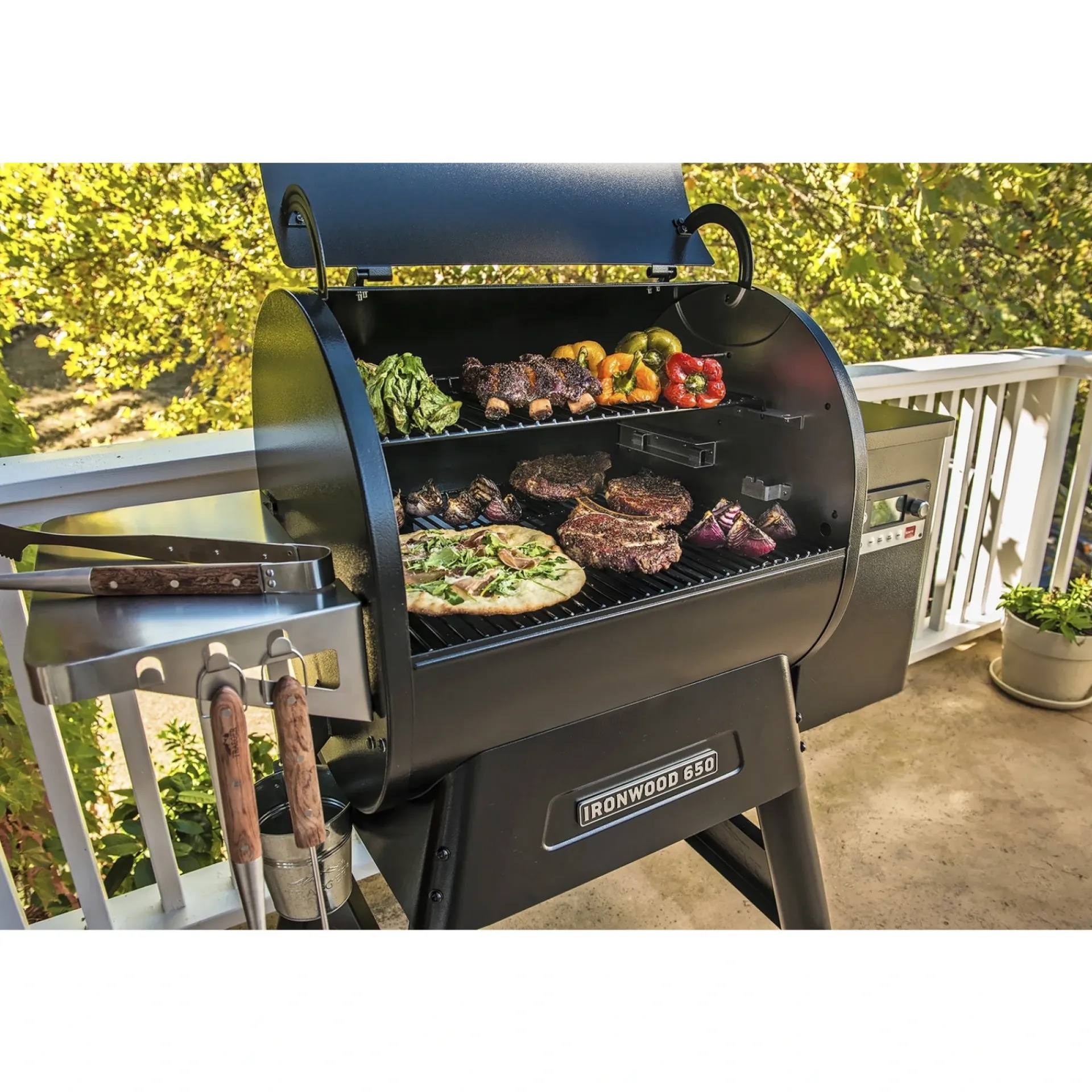 Traeger Pillegrill > IRONWOOD 650 TRÆPILLEGRILL SORT