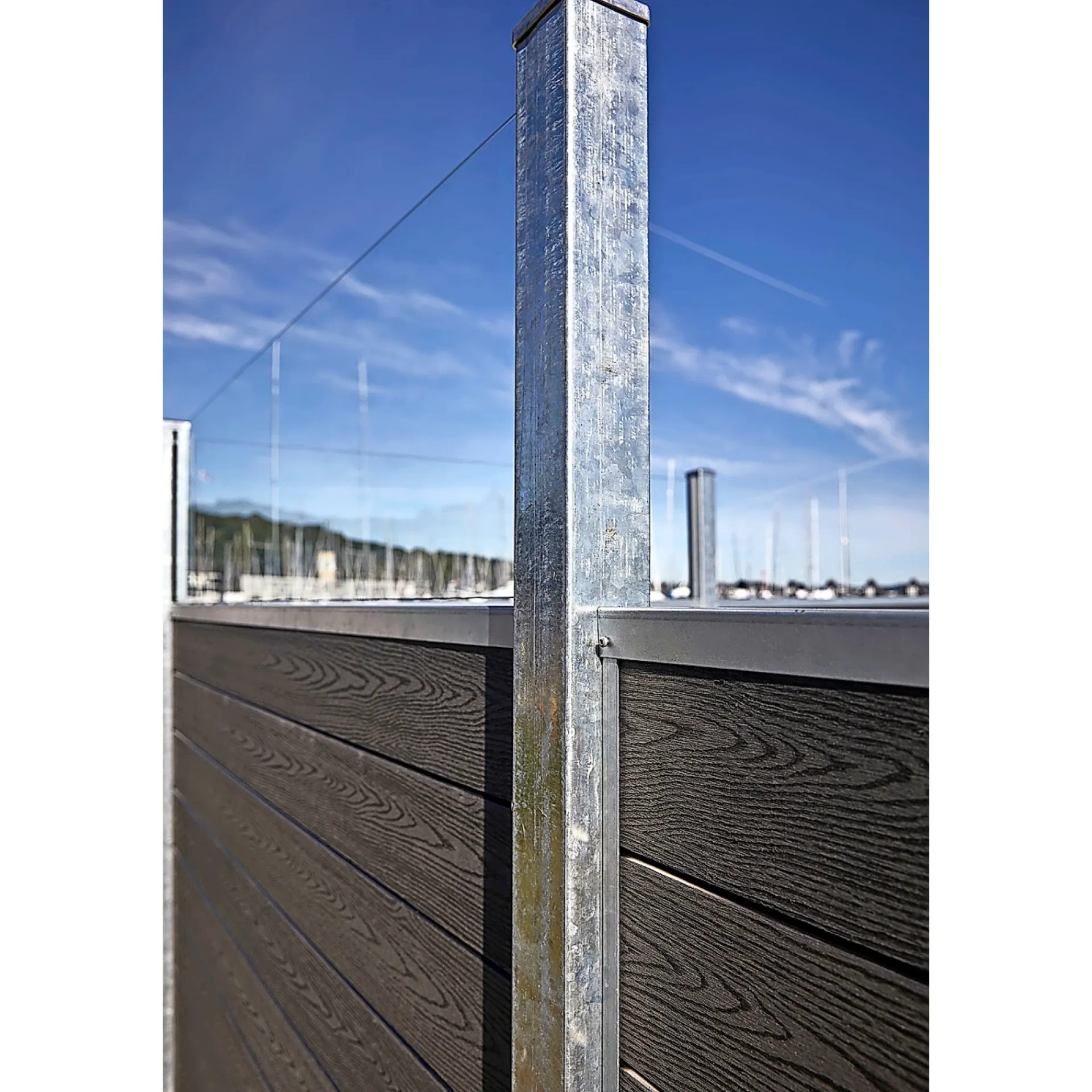 Wimex Komposithegn > FUR CLASSIC V-PROFIL M/GLAS HEGNSFAG KOKSGRÅ 189.50 X 140 CM